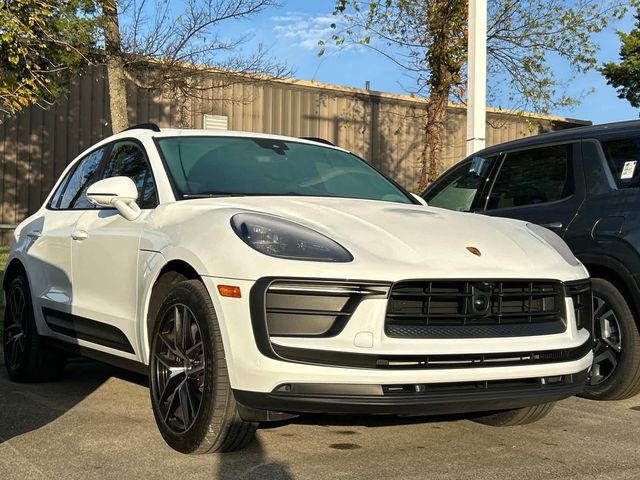 2023 Porsche Macan Base