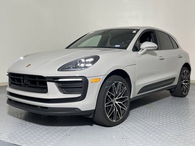 2023 Porsche Macan Base