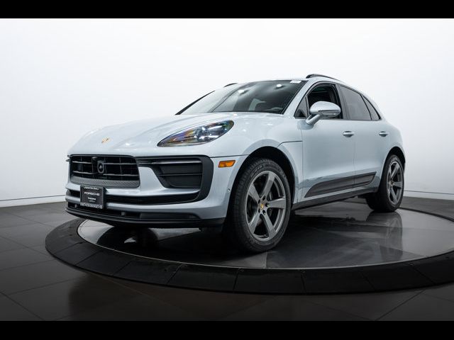 2023 Porsche Macan Base