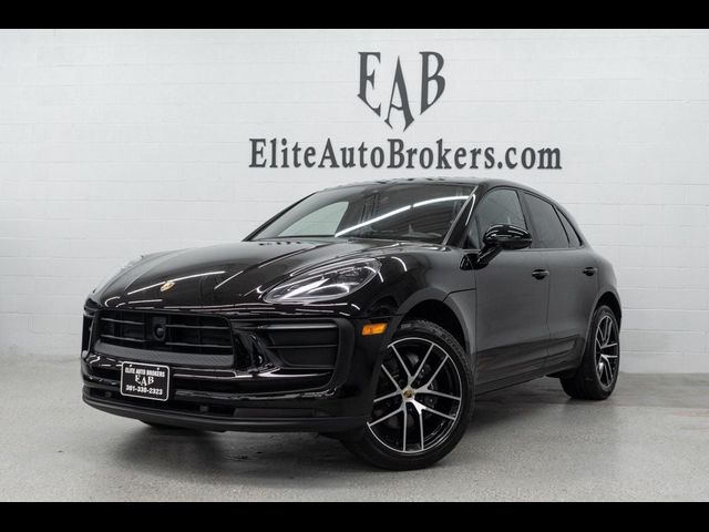 2023 Porsche Macan Base