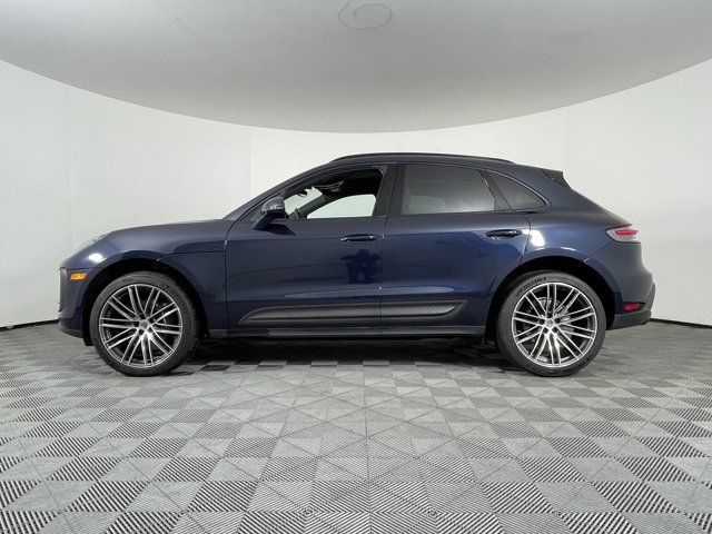 2023 Porsche Macan Base