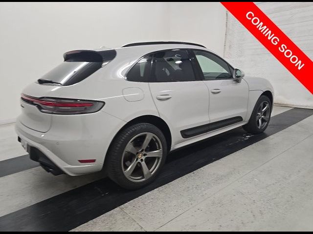 2023 Porsche Macan Base