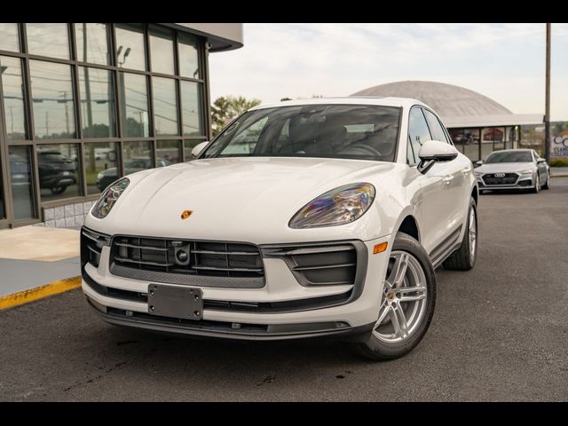 2023 Porsche Macan Base