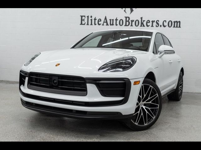 2023 Porsche Macan Base