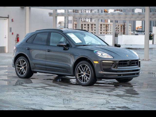 2023 Porsche Macan Base