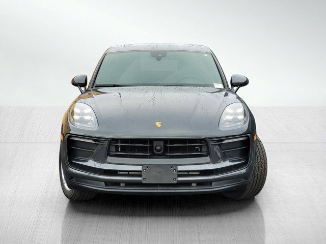 2023 Porsche Macan Base