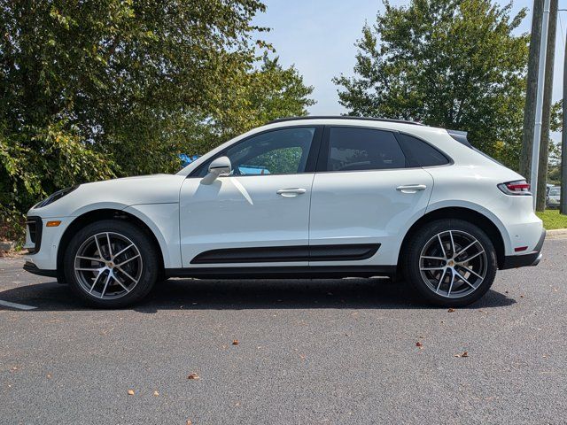 2023 Porsche Macan Base