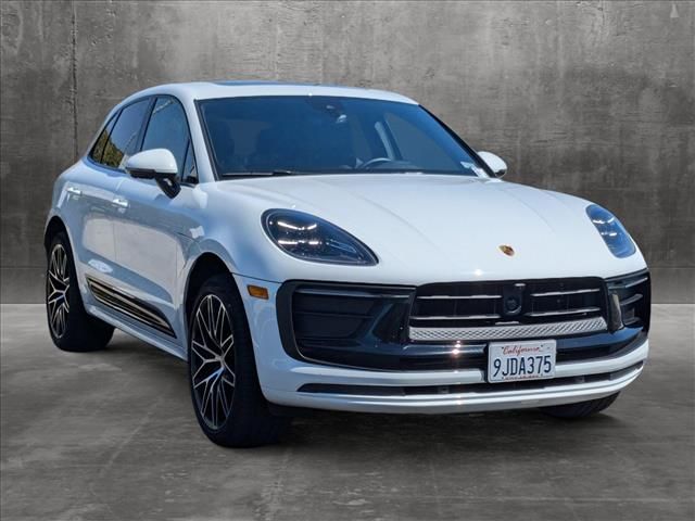 2023 Porsche Macan Base