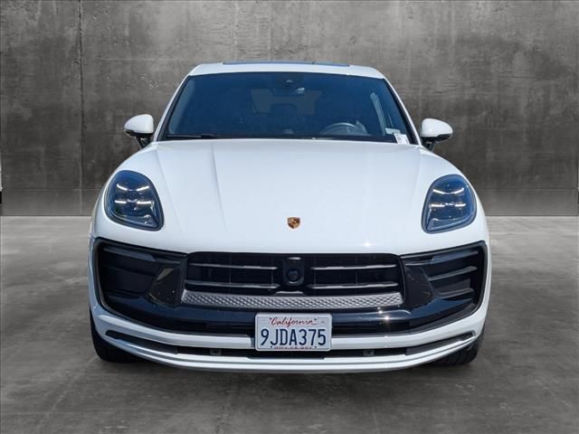 2023 Porsche Macan Base