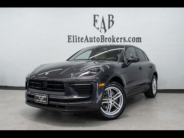 2023 Porsche Macan Base