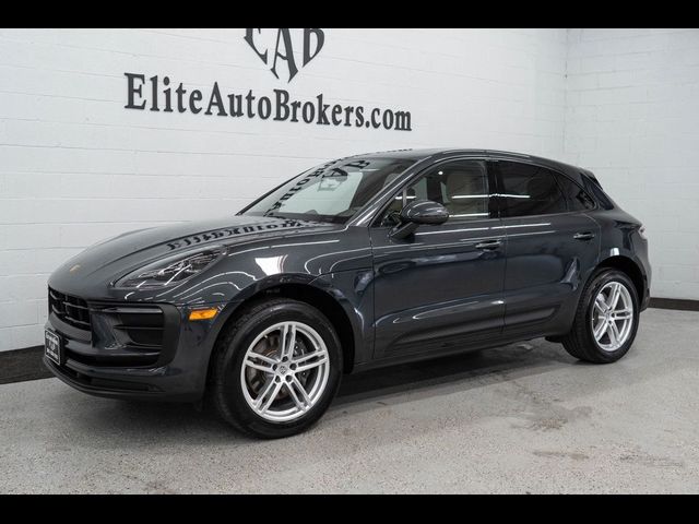 2023 Porsche Macan Base