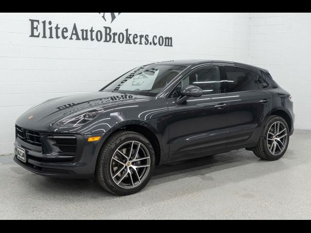2023 Porsche Macan Base