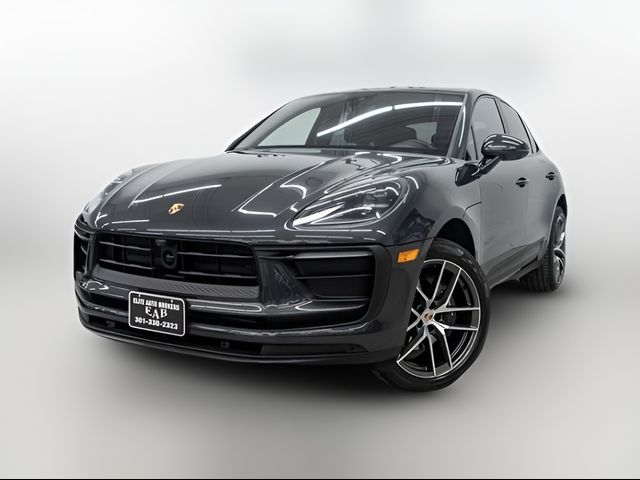 2023 Porsche Macan Base