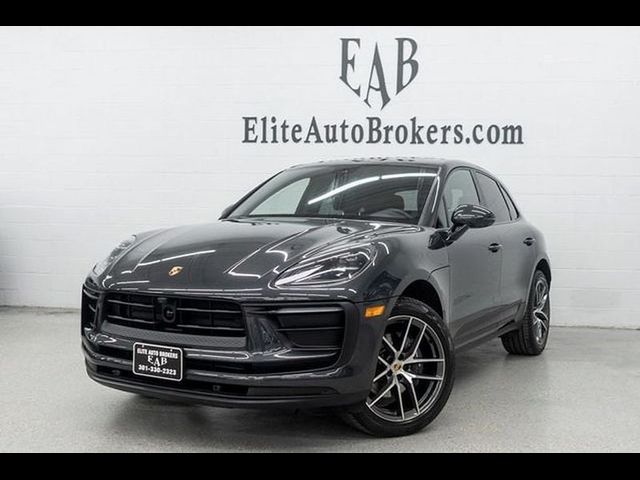 2023 Porsche Macan Base