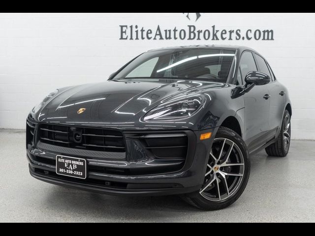 2023 Porsche Macan Base