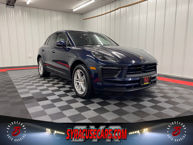 2023 Porsche Macan Base