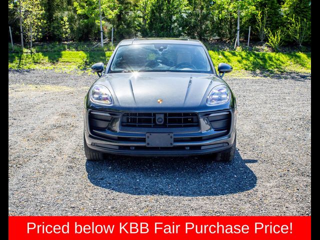 2023 Porsche Macan Base