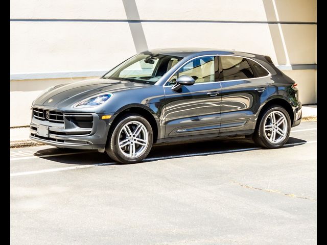 2023 Porsche Macan Base