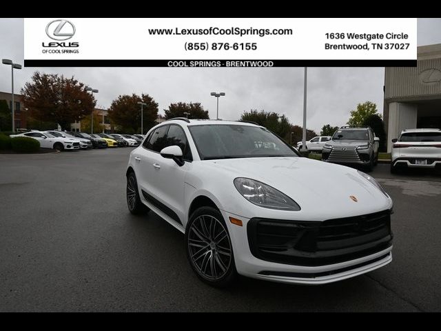 2023 Porsche Macan Base