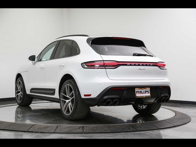 2023 Porsche Macan Base