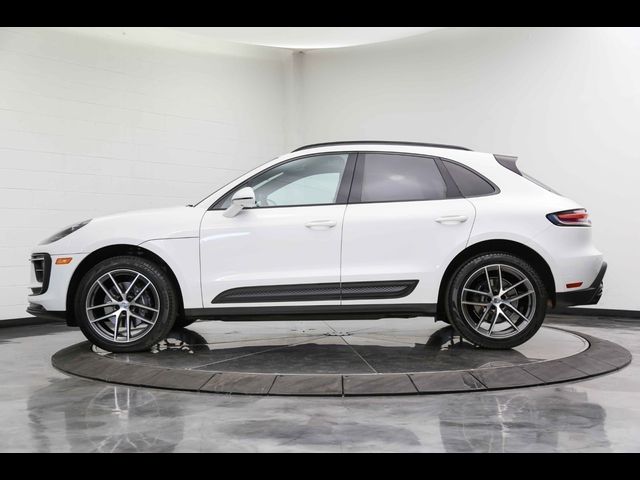 2023 Porsche Macan Base