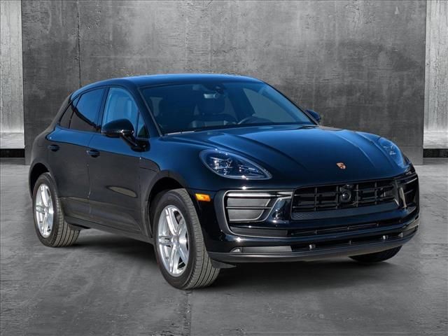 2023 Porsche Macan Base