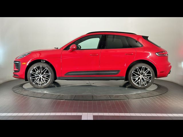 2023 Porsche Macan Base