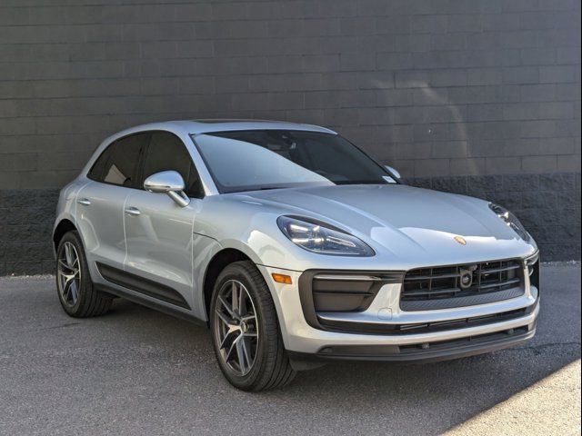 2023 Porsche Macan Base