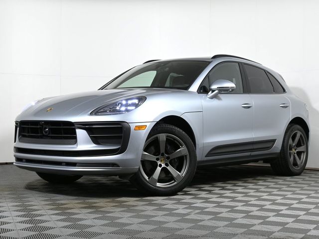 2023 Porsche Macan Base