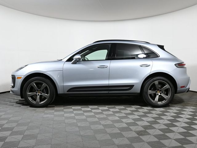 2023 Porsche Macan Base