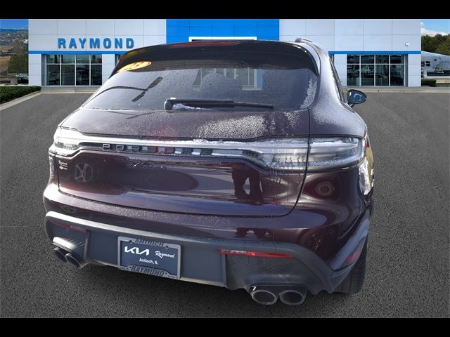 2023 Porsche Macan Base