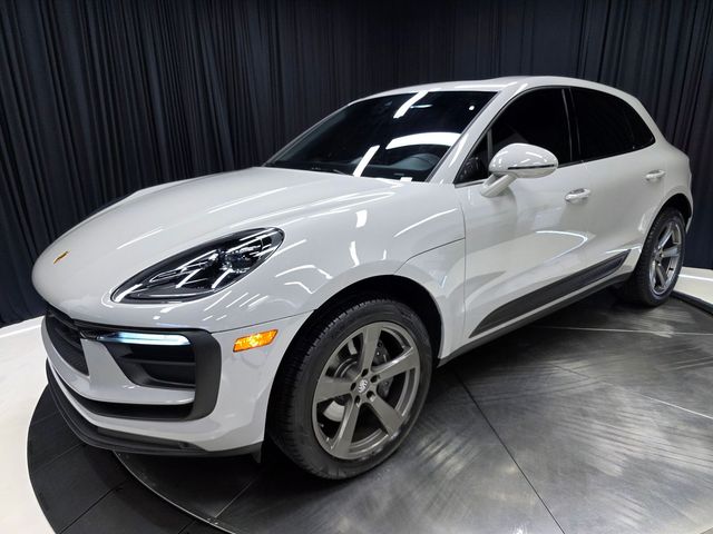 2023 Porsche Macan Base