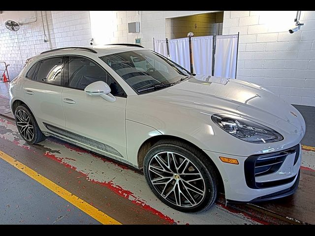 2023 Porsche Macan 