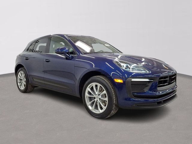 2023 Porsche Macan Base