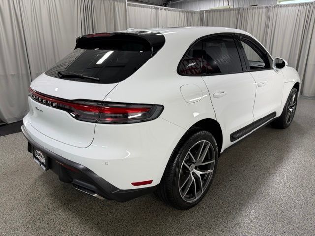 2023 Porsche Macan Base
