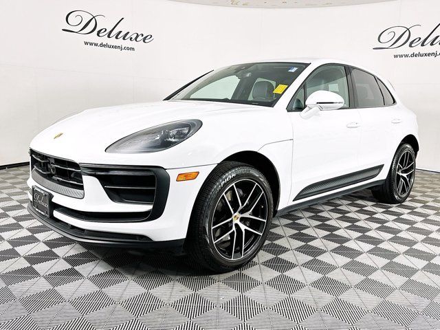 2023 Porsche Macan Base