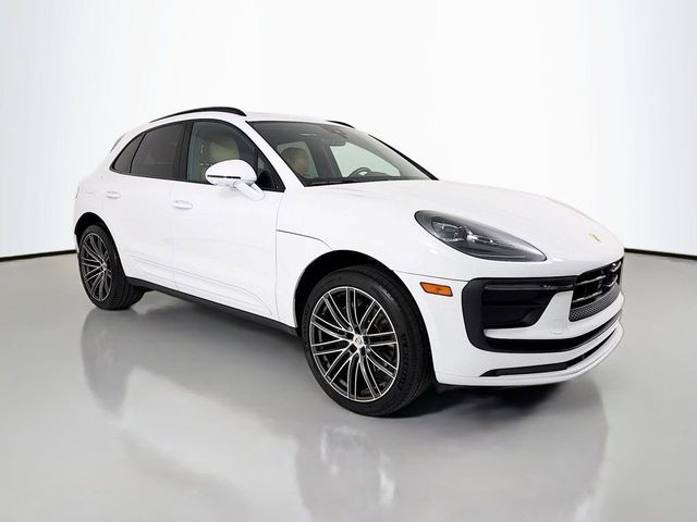2023 Porsche Macan Base