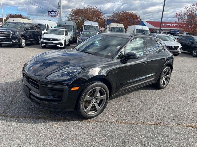 2023 Porsche Macan Base