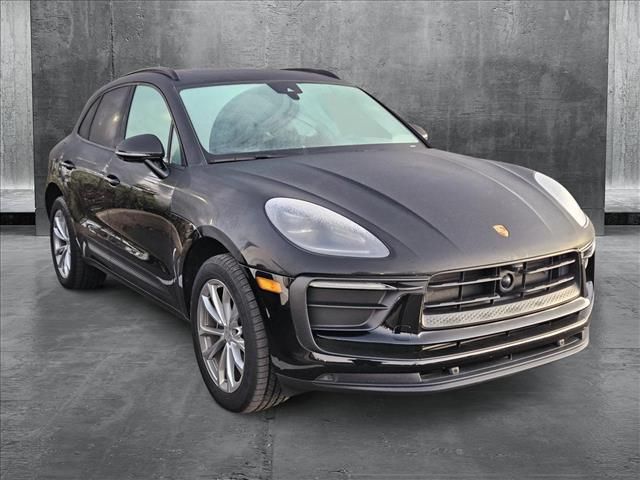 2023 Porsche Macan Base