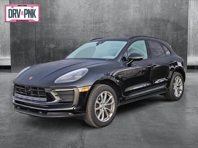 2023 Porsche Macan Base