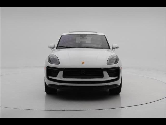 2023 Porsche Macan Base