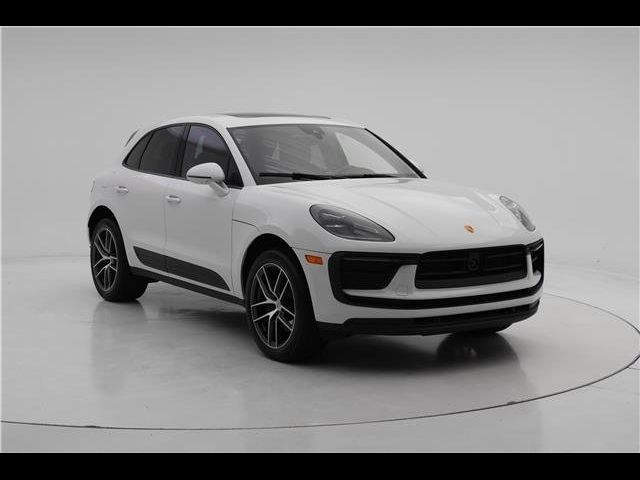 2023 Porsche Macan Base