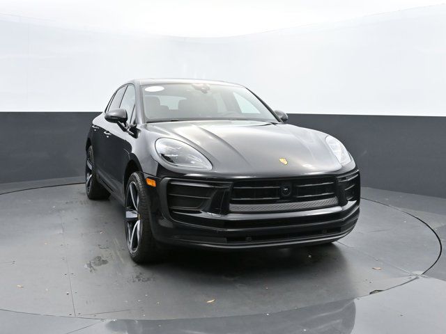 2023 Porsche Macan Base