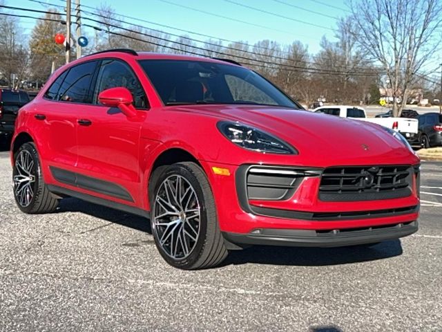 2023 Porsche Macan Base