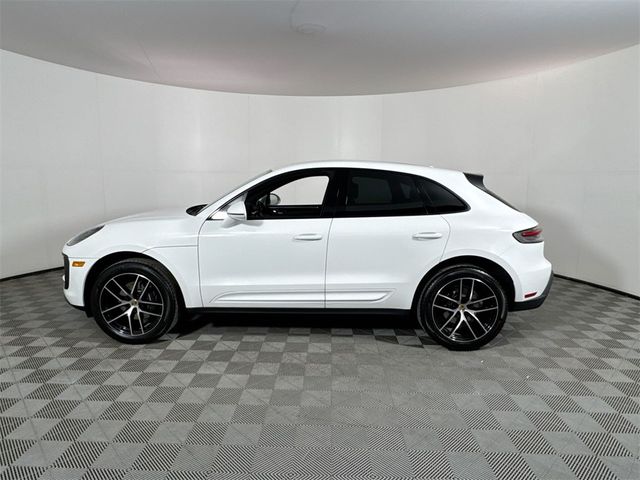 2023 Porsche Macan Base