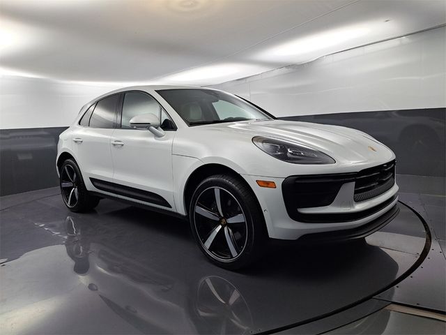 2023 Porsche Macan Base