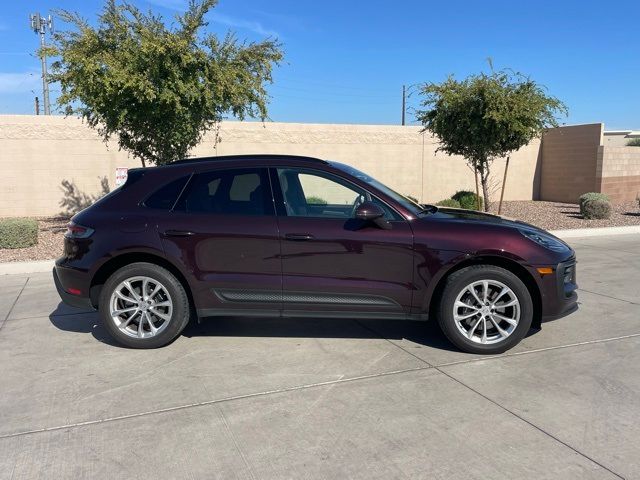 2023 Porsche Macan Base