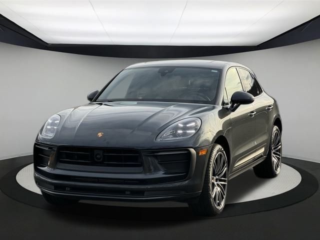 2023 Porsche Macan Base