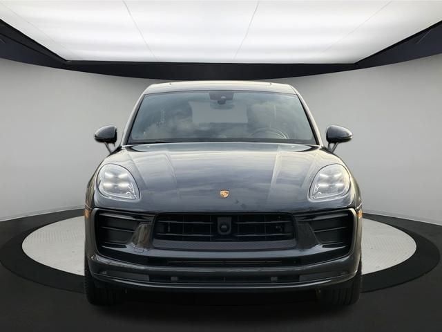 2023 Porsche Macan Base