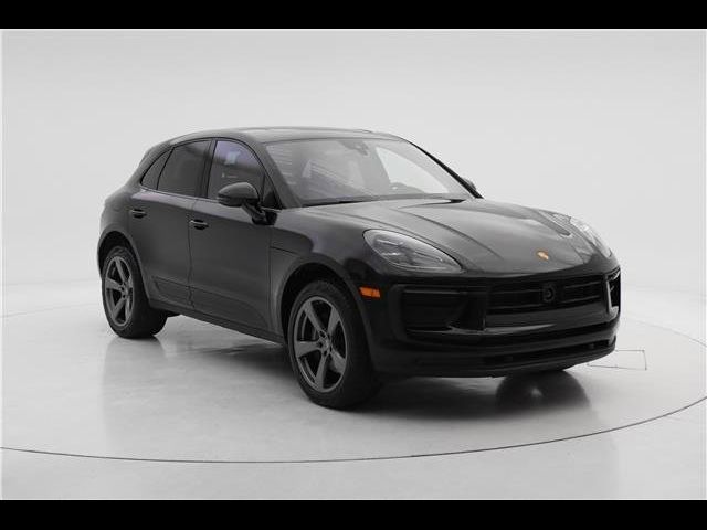 2023 Porsche Macan Base